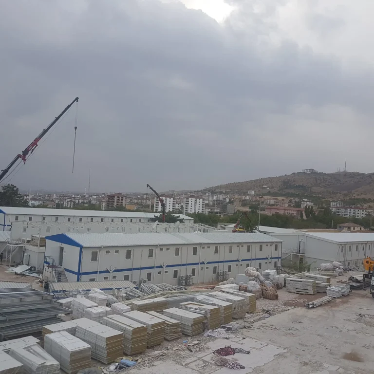 prefabrik kamp binaları